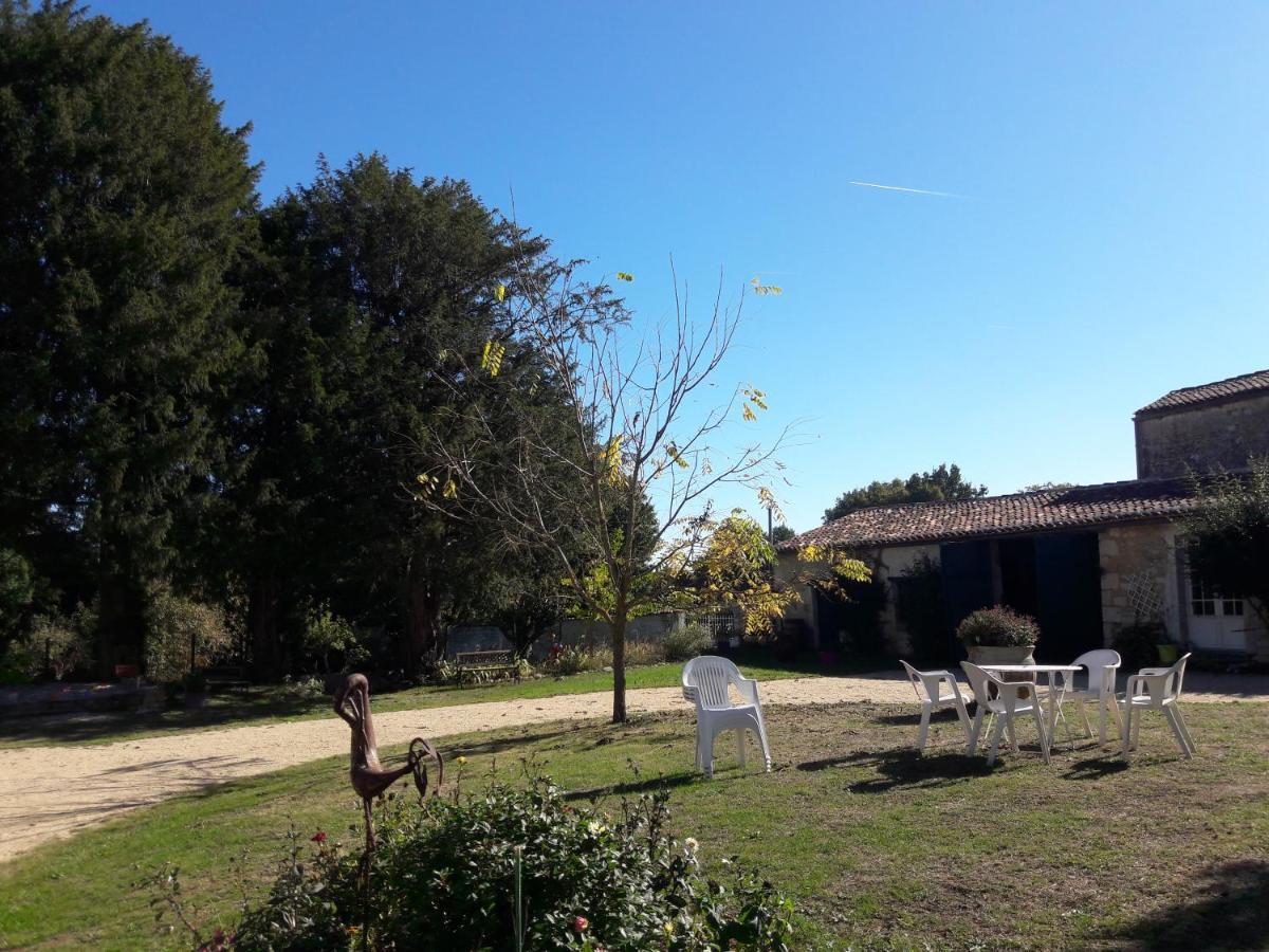 Bed and Breakfast Le Logis Du Plessis Chaniers Екстер'єр фото