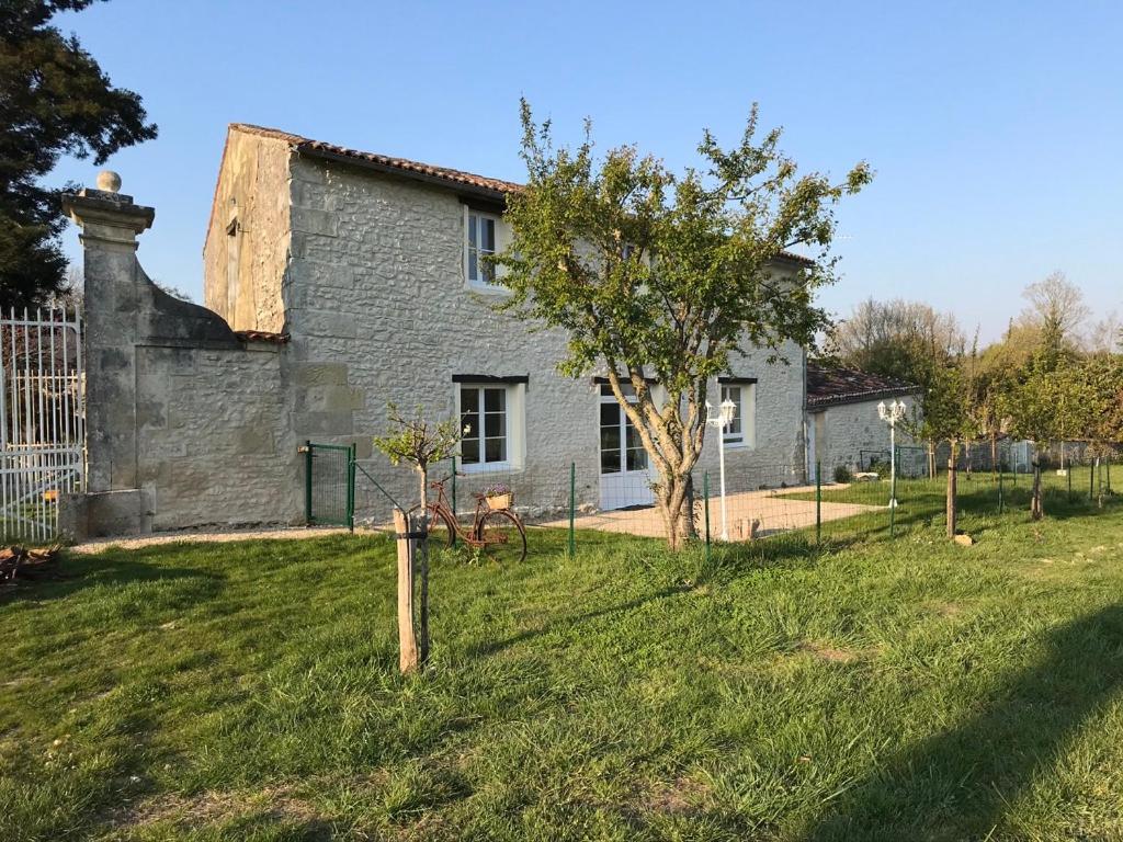 Bed and Breakfast Le Logis Du Plessis Chaniers Екстер'єр фото